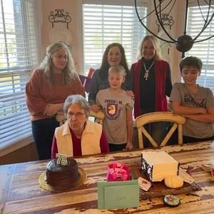 Meet your Posher, Vera